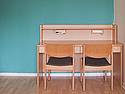Schreibtisch im Schlafzimmer ihrer Ferienwohnung